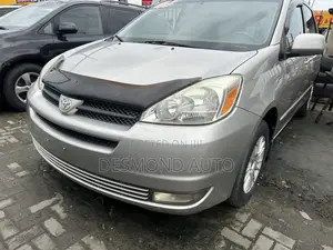 Toyota Sienna LE AWD 2005 Gold