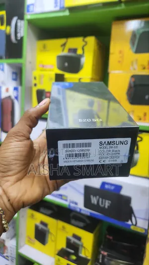 New Samsung Galaxy S20 128 GB Black