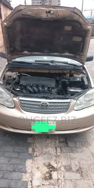 Toyota Corolla 2005 Gold