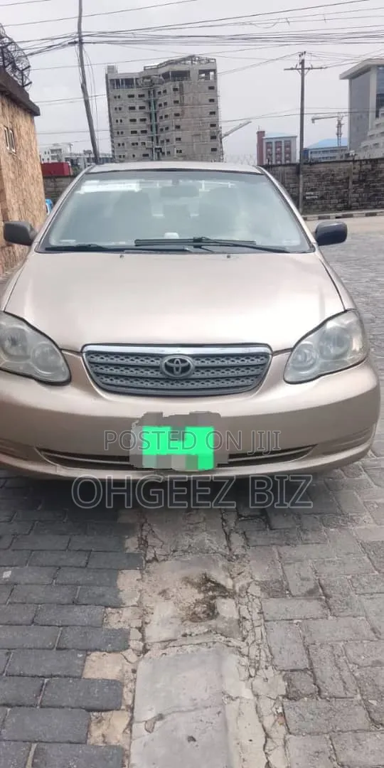 Toyota Corolla 2005 Gold