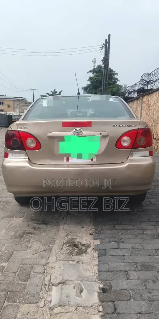 Toyota Corolla 2005 Gold