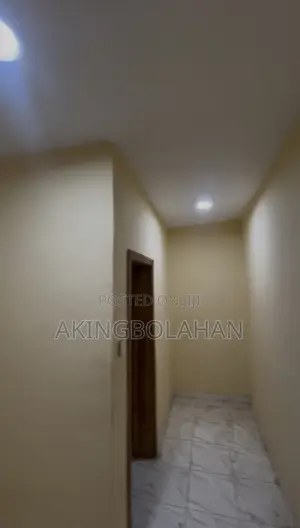 Furnished 2bdrm Apartment in Aba Bashorun Road, Akala Express for rent