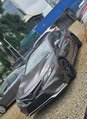 Toyota Camry XLE 2022 Gray