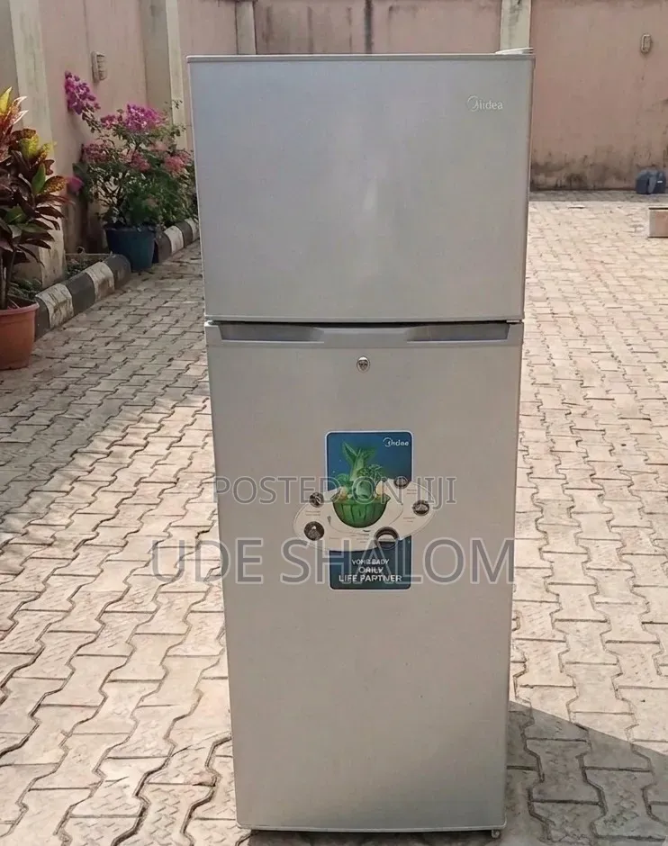 Midea 204L Fridge With Freezer