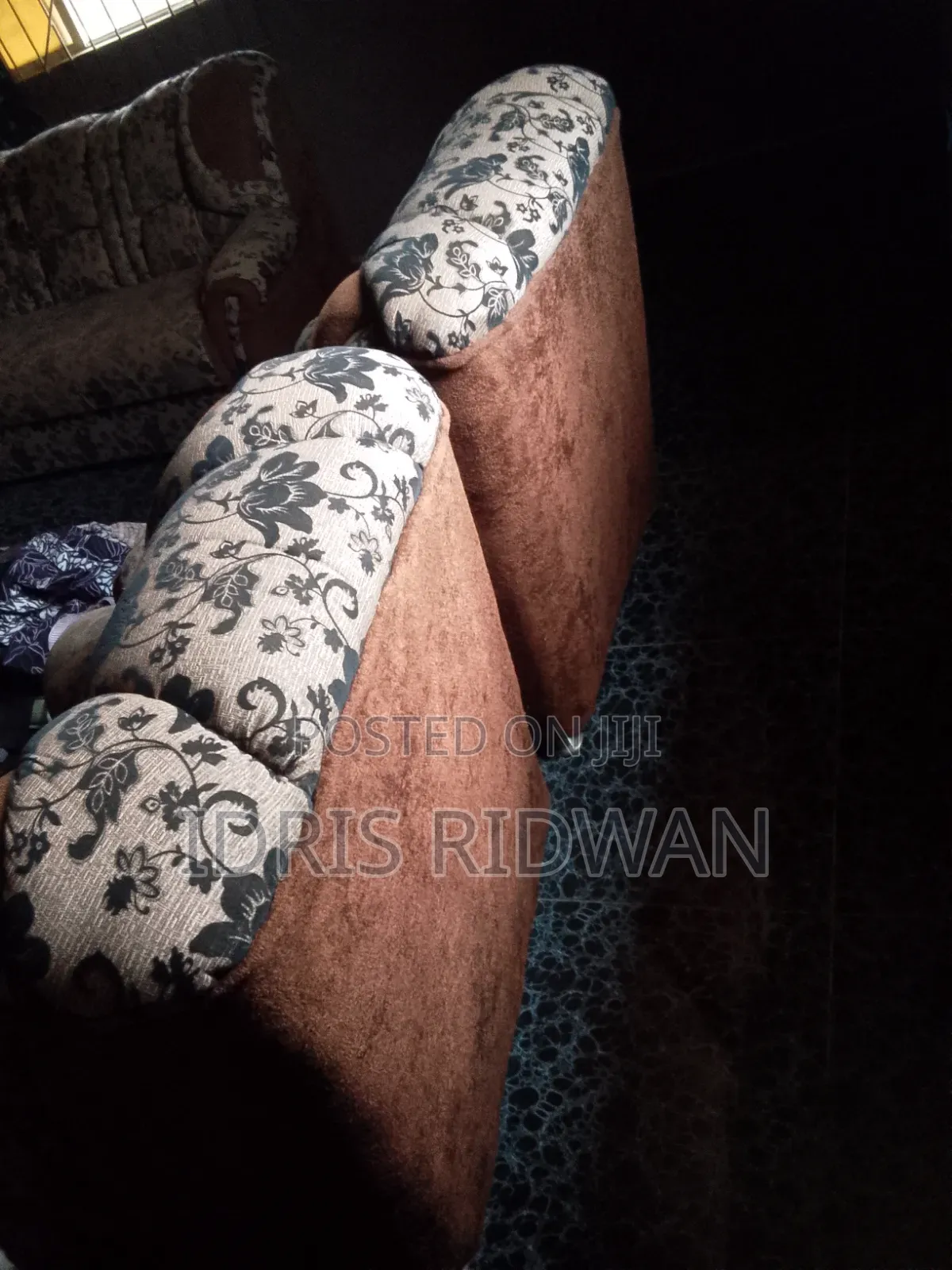 Set of Chair Available