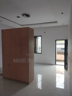 3bdrm Block of Flats in Ikeja G.R.A for rent