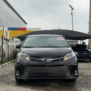 Toyota Sienna 2017 Black