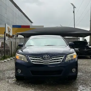 Toyota Camry LE 4dr Sedan (2.5L 4cyl 6AM) 2010 Blue