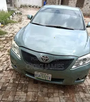Toyota Camry LE 4dr Sedan (2.5L 4cyl 6AM) 2010 Blue