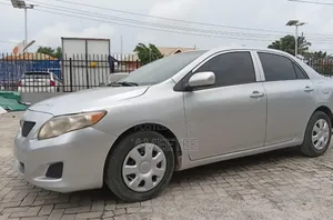 Toyota Corolla 2010 Silver