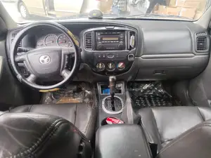 Mazda Tribute 2005 Silver