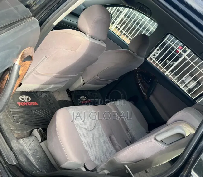 Toyota RAV4 2011 Black