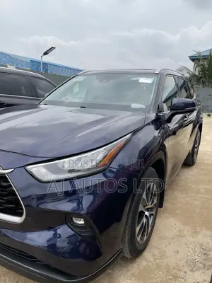 Toyota Highlander Limited 2021 Blue