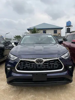 Toyota Highlander Limited 2021 Blue