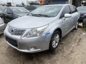 Toyota Avensis 2013 Silver