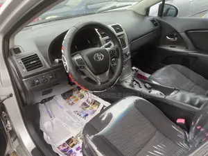 Toyota Avensis 2013 Silver