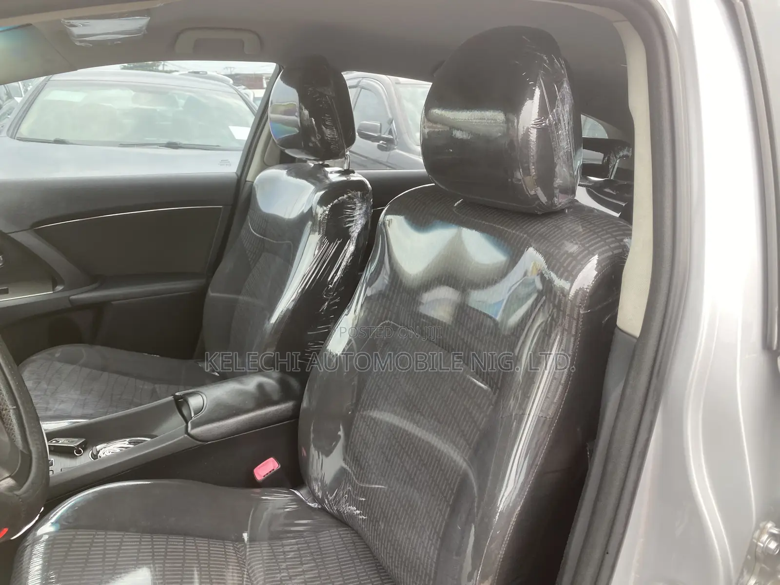 Toyota Avensis 2013 Silver