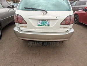 Lexus RX 2000 White