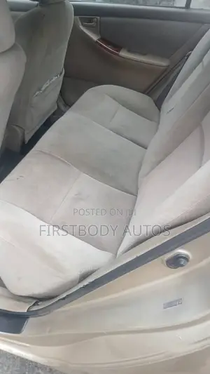 Toyota Corolla 2004 Gold