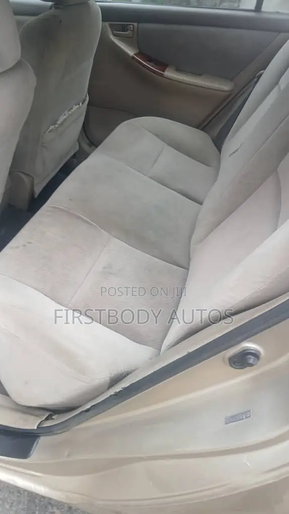 Toyota Corolla 2004 Gold