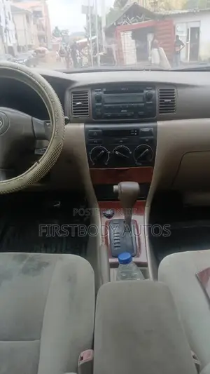 Toyota Corolla 2004 Gold