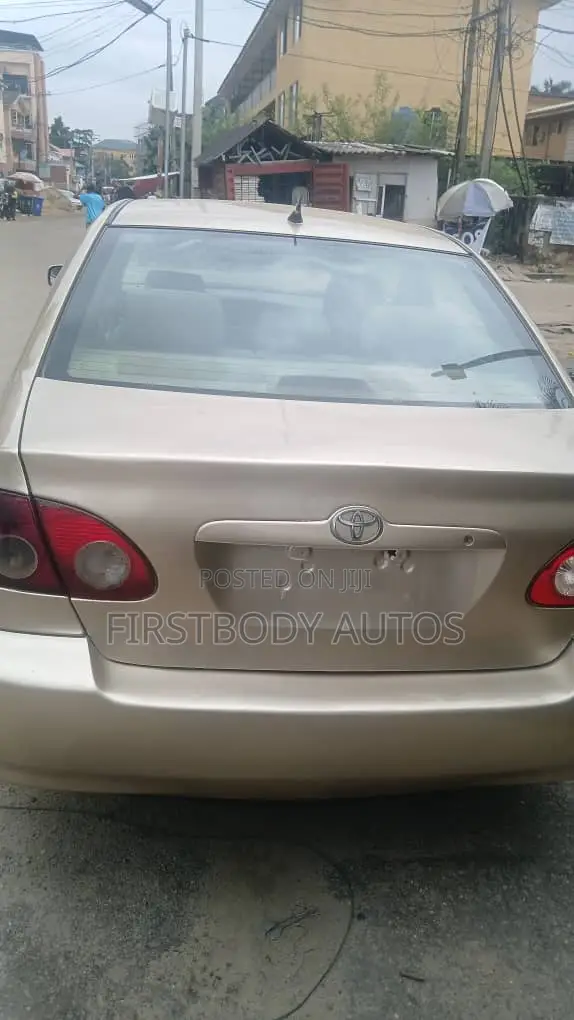 Toyota Corolla 2004 Gold
