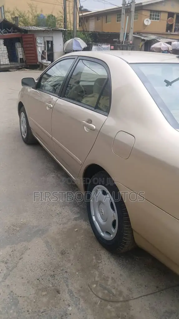 Toyota Corolla 2004 Gold