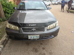 Toyota Camry 2000 Gray