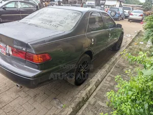 Toyota Camry 2000 Gray