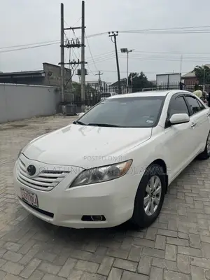 Toyota Camry XLE 4dr Sedan (2.4L 4cyl 5A) 2009 White