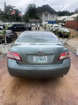 Toyota Camry LE 4dr Sedan (2.5L 4cyl 6AM) 2010 Green