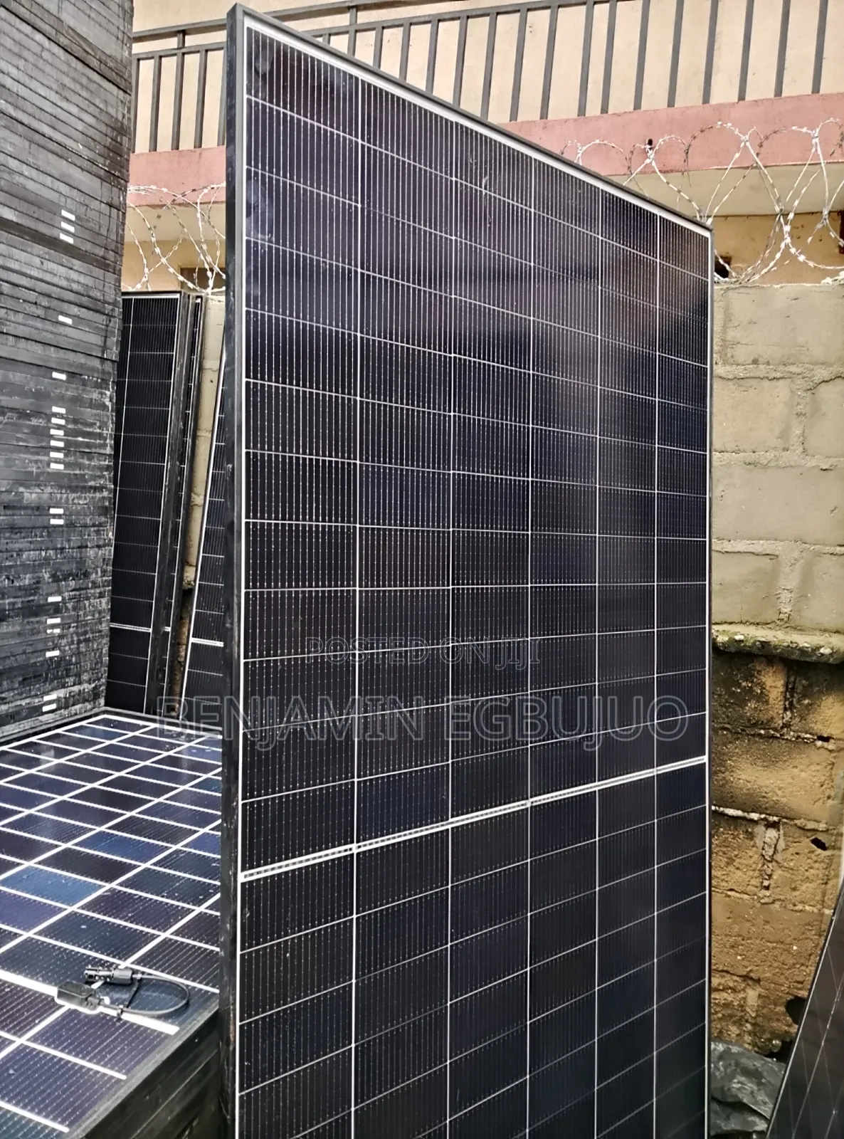 600 Watts All Black Bifacial Mono Solar Panel
