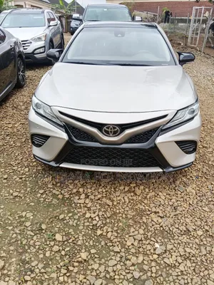 Toyota Camry 2020 Gold