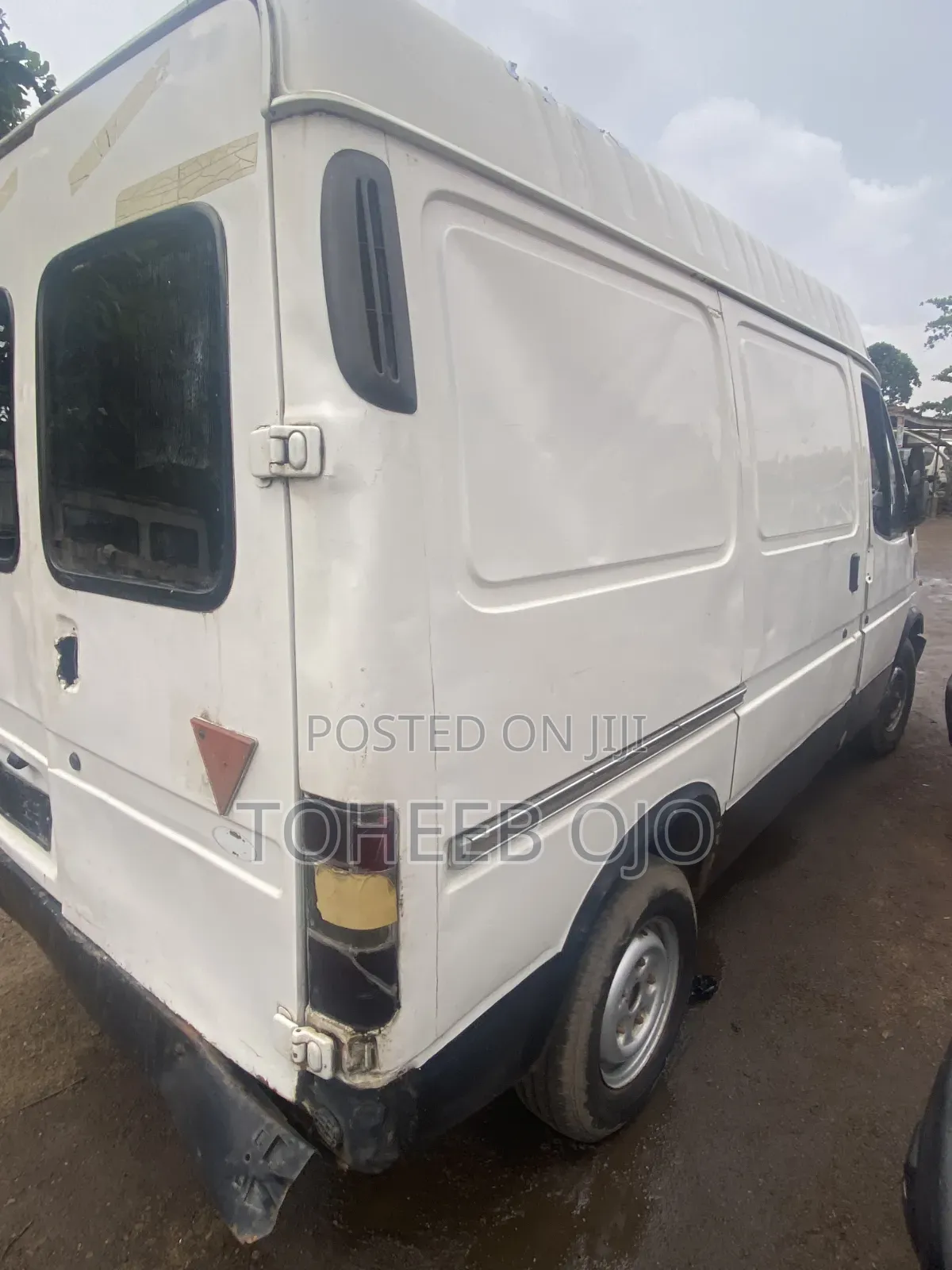 Ford Transit 1986 White