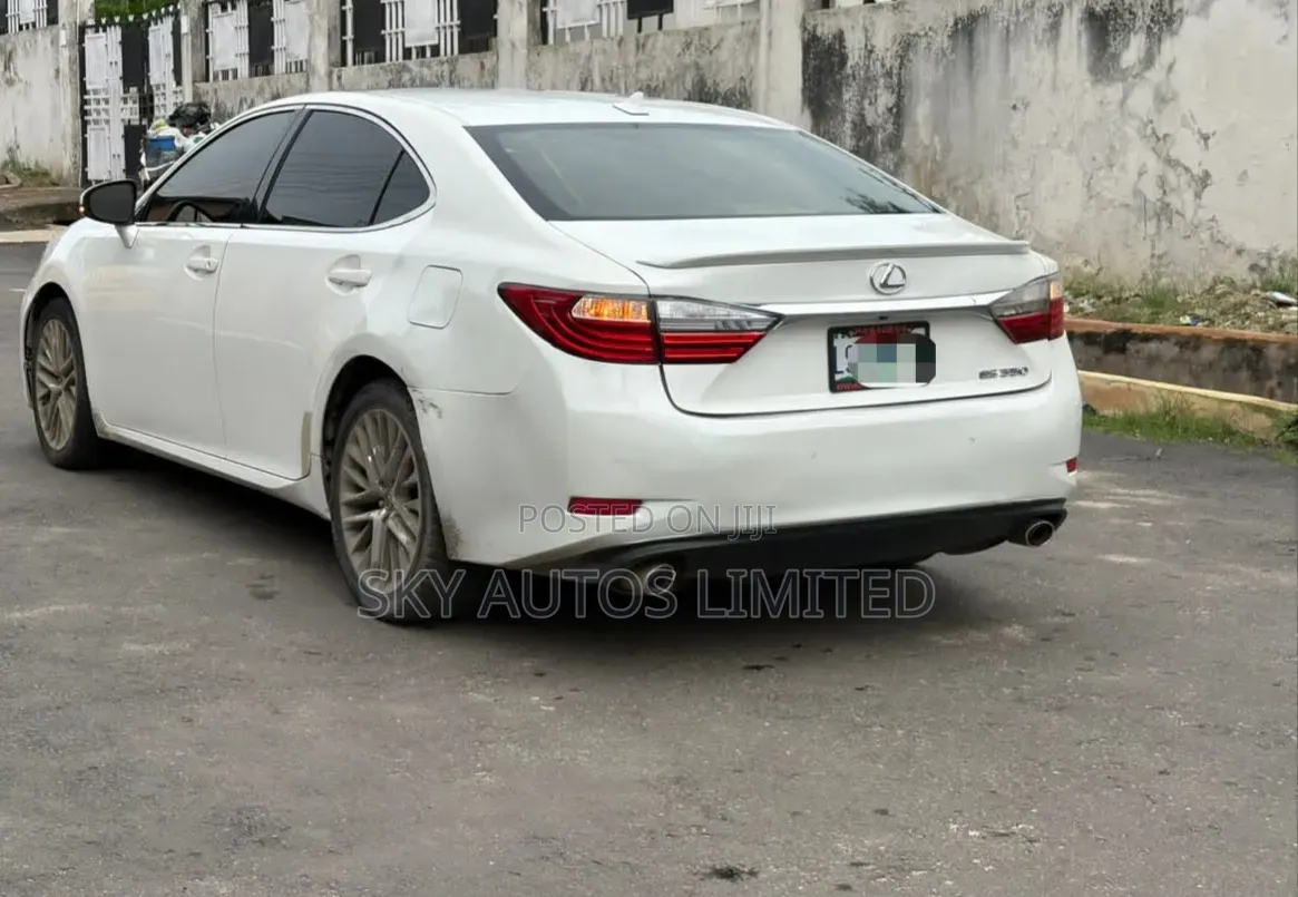 Lexus ES 2013 White