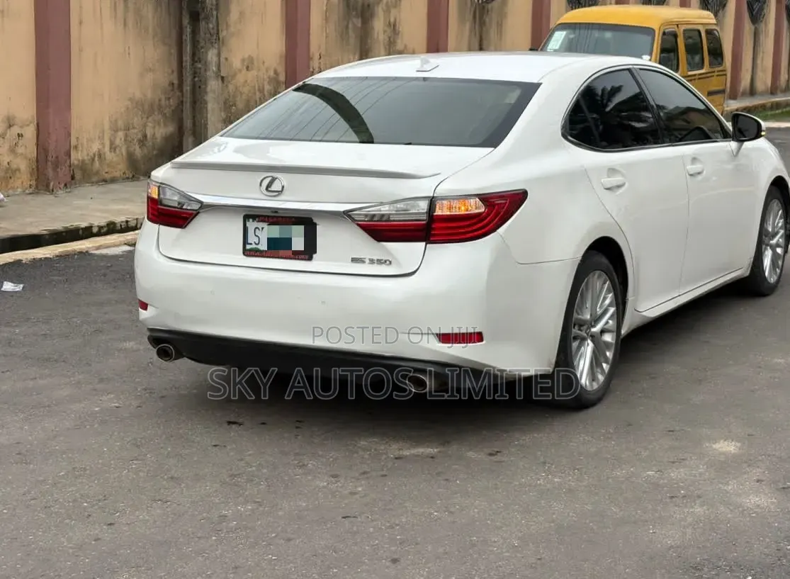 Lexus ES 2013 White