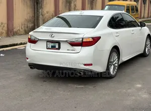 Lexus ES 2013 White