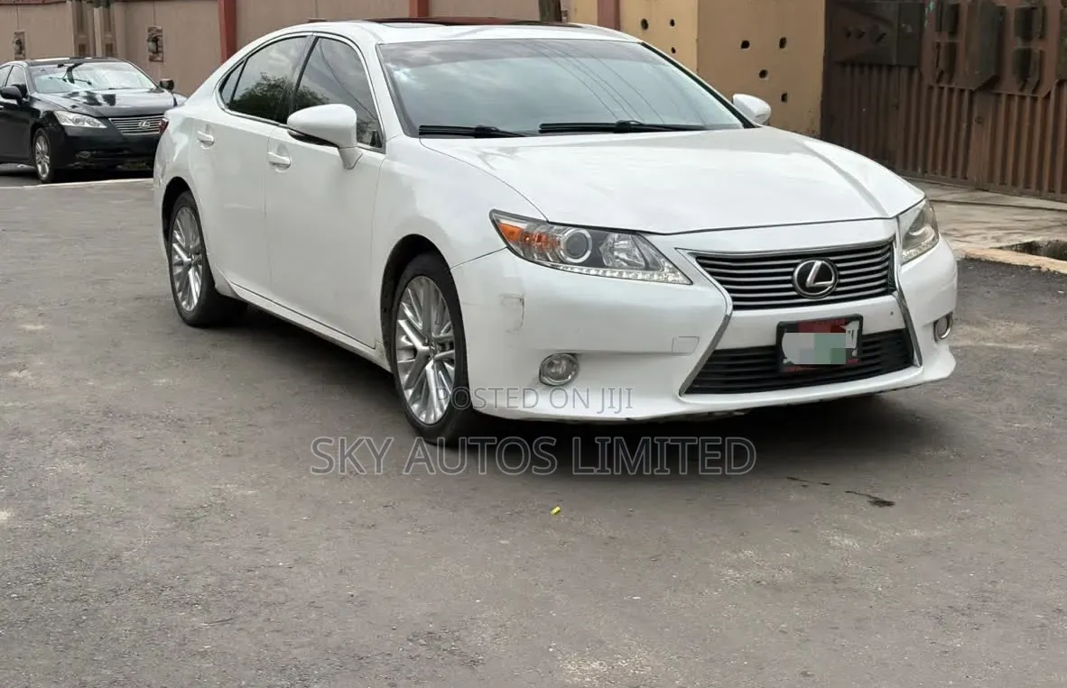 Lexus ES 2013 White