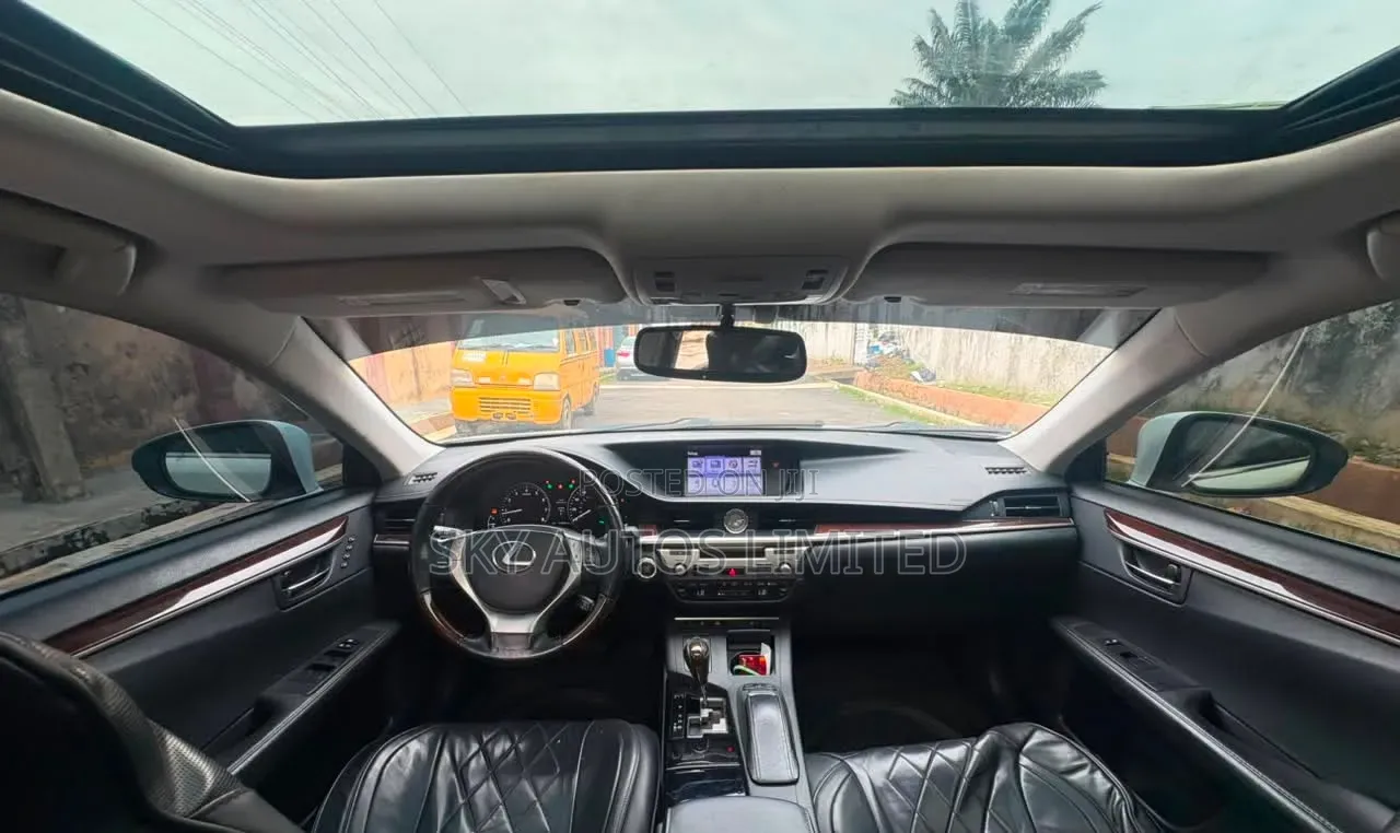 Lexus ES 2013 White