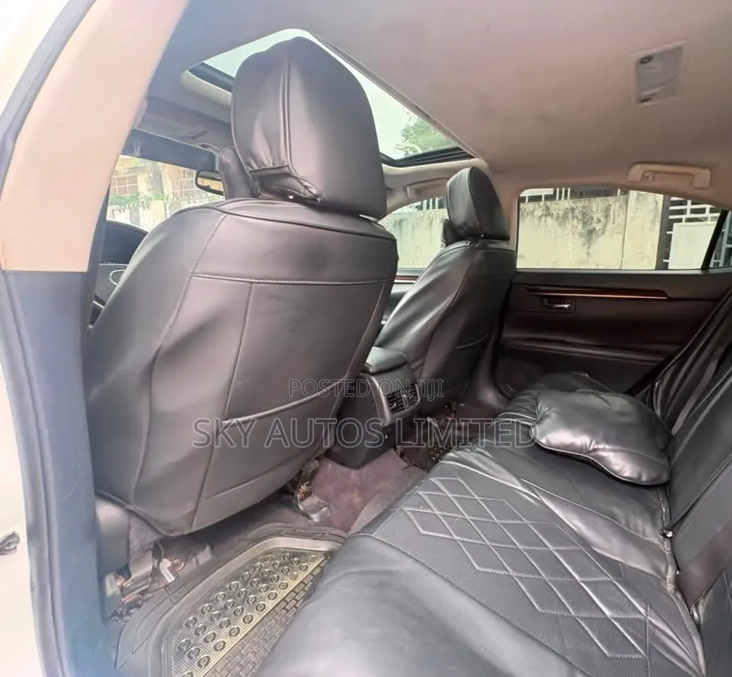 Lexus ES 2013 White