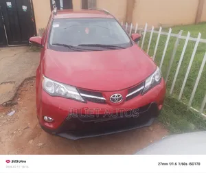 Toyota RAV4 2015 Red
