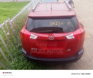 Toyota RAV4 2015 Red