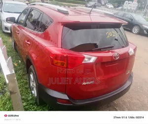 Toyota RAV4 2015 Red