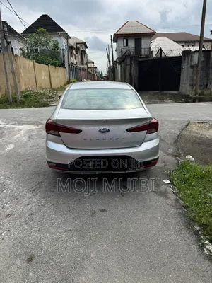 Hyundai Elantra 2019 Silver