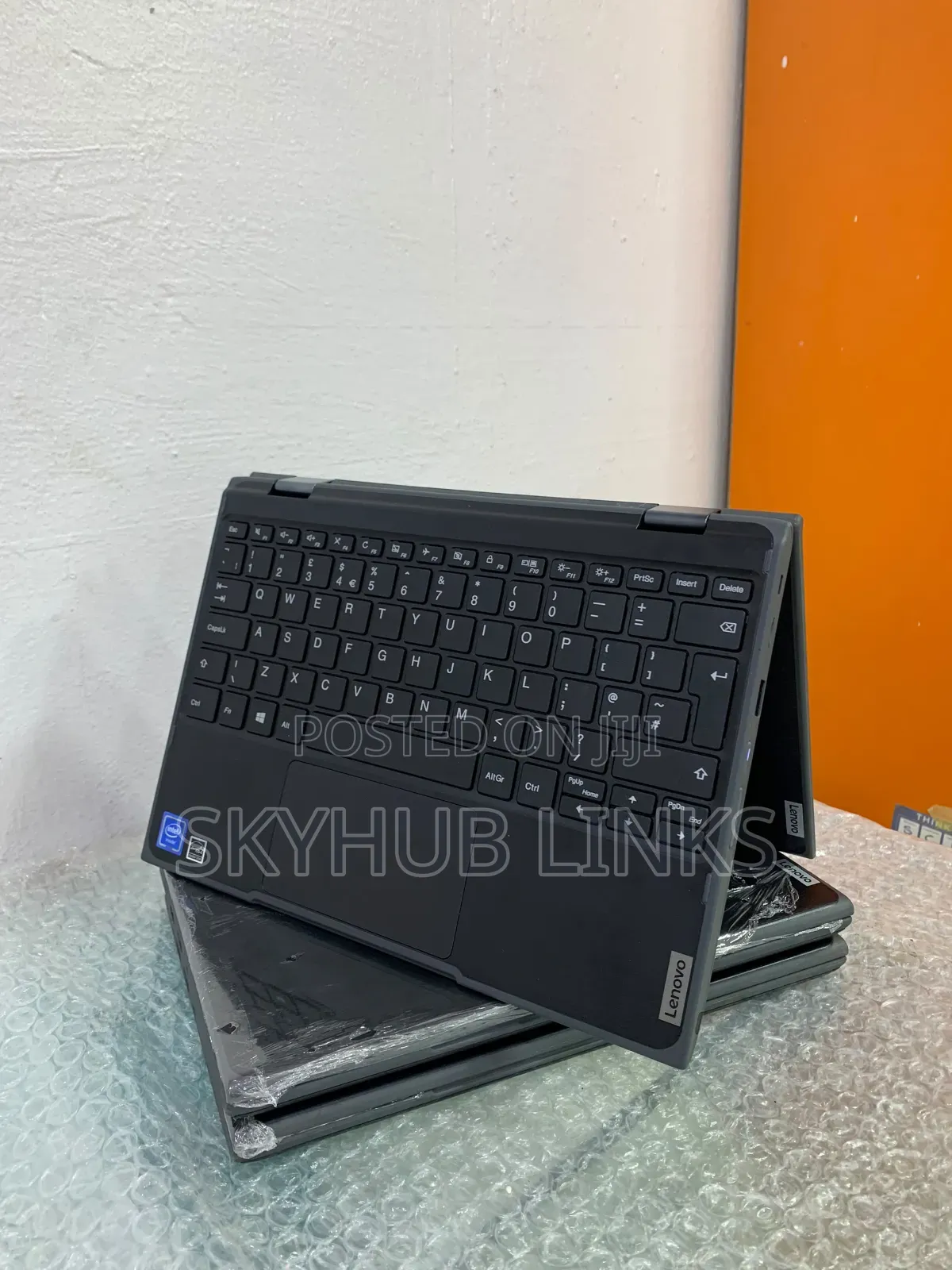 Laptop Lenovo 300e 4GB Intel Celeron SSD 128GB