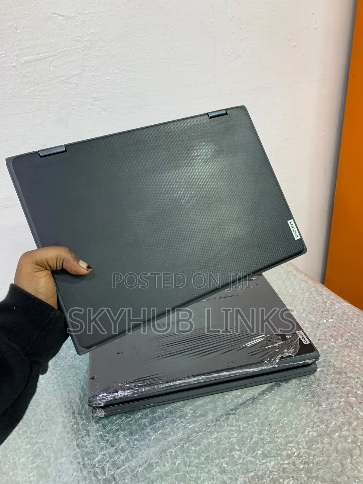 Laptop Lenovo 300e 4GB Intel Celeron SSD 128GB