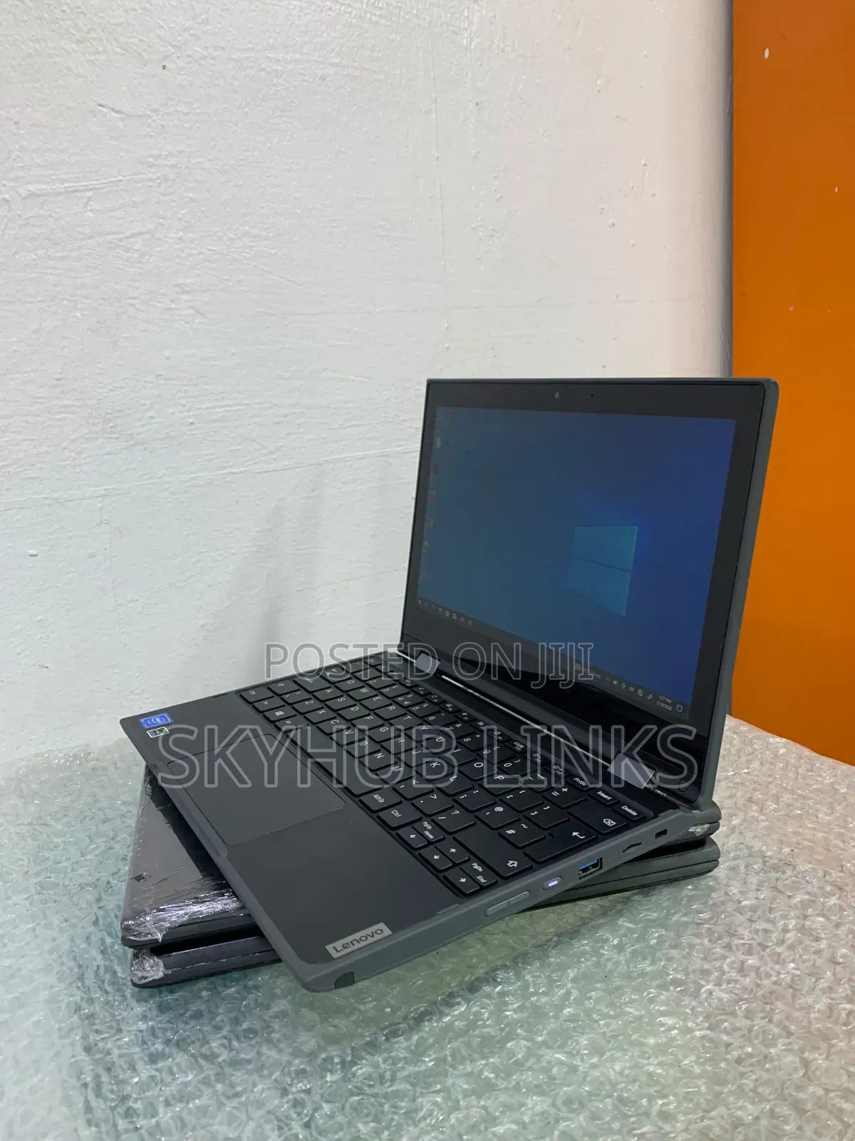 Laptop Lenovo 300e 4GB Intel Celeron SSD 128GB