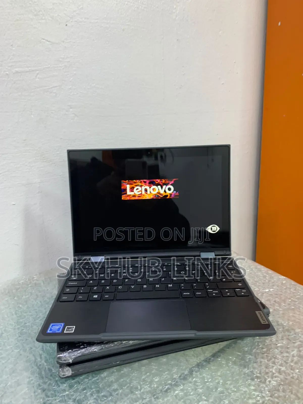 Laptop Lenovo 300e 4GB Intel Celeron SSD 128GB