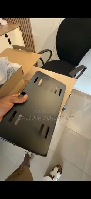 Retractable Remote Control Sliding Plate Number Cover