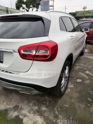 Mercedes-Benz GLA 250 2016 White